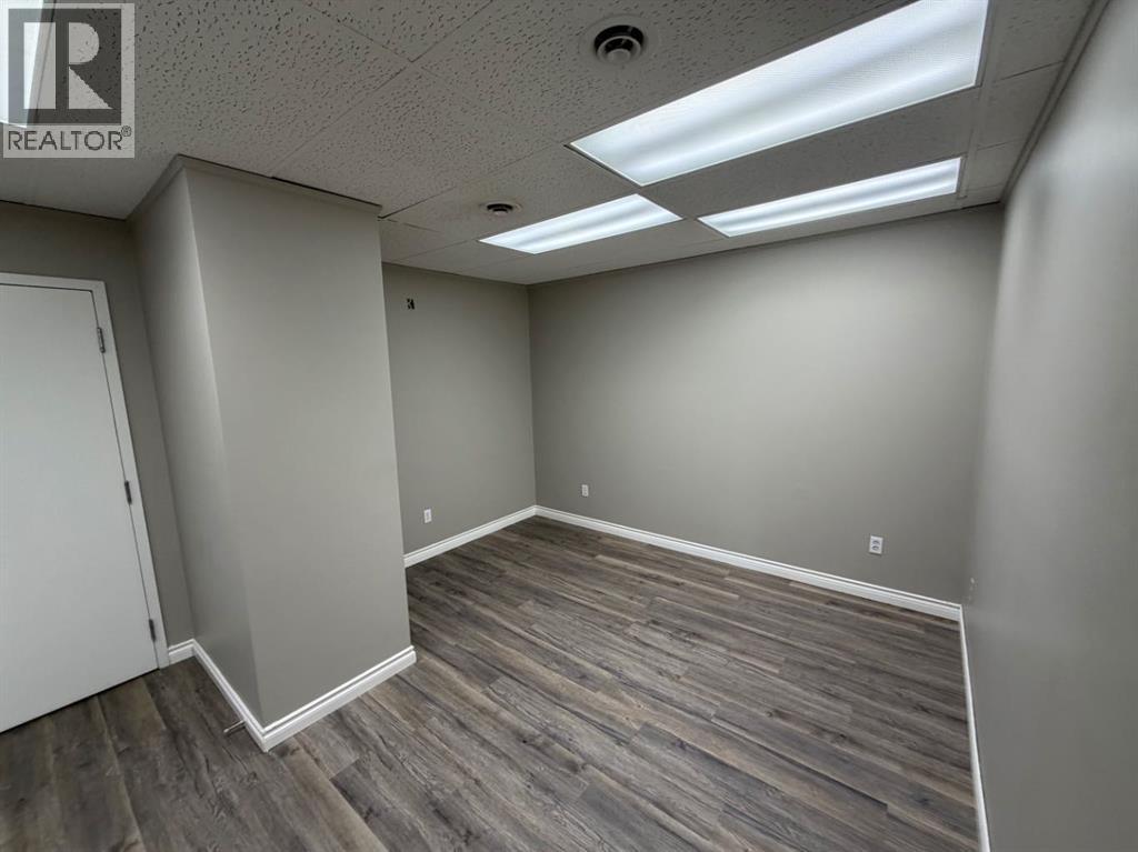 10009 101 Avenue Property Photo 8