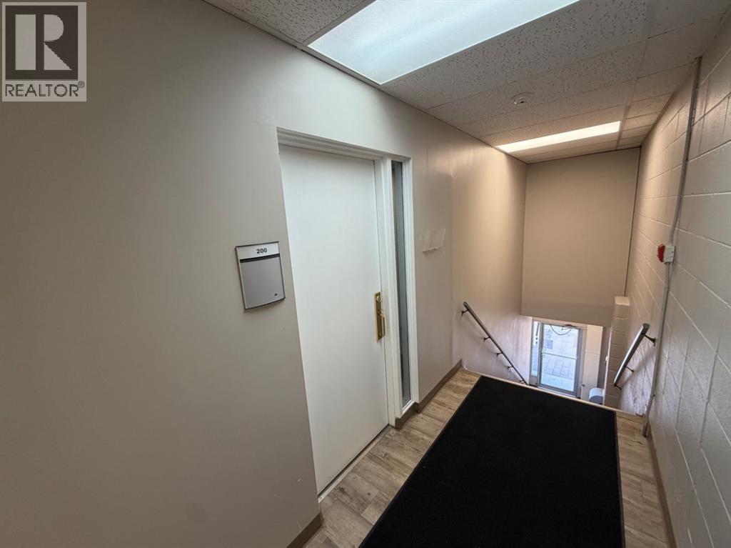 10009 101 Avenue Property Photo 9