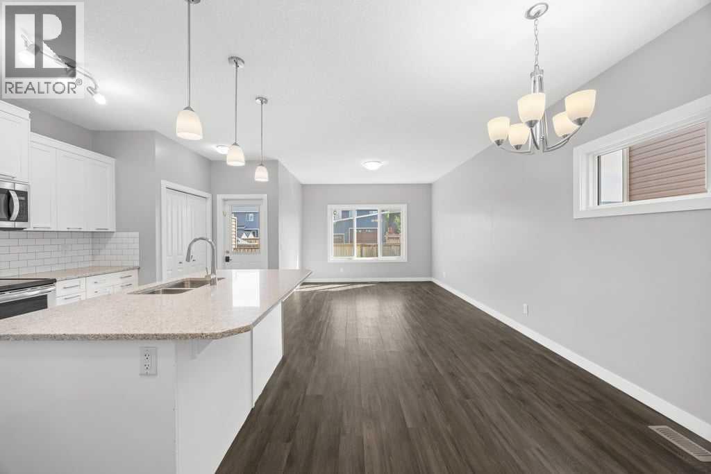 338 Fireside Boulevard Property Photo 8