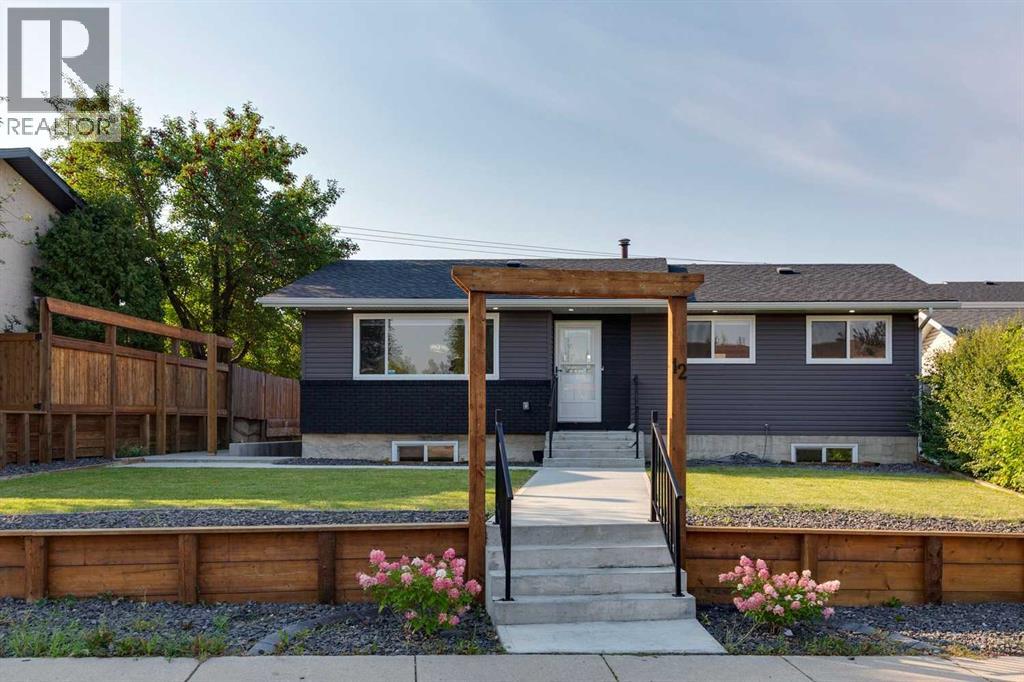 12 Rundleson Way Ne Photo de la propriété 1