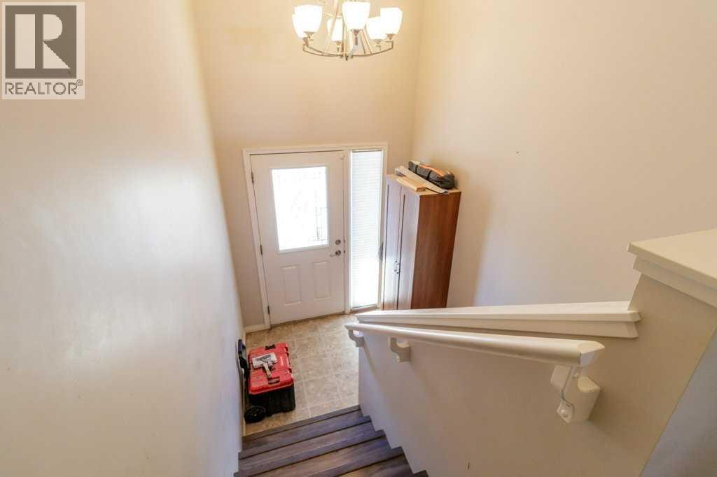 74 Hawkridge Boulevard Property Photo 3