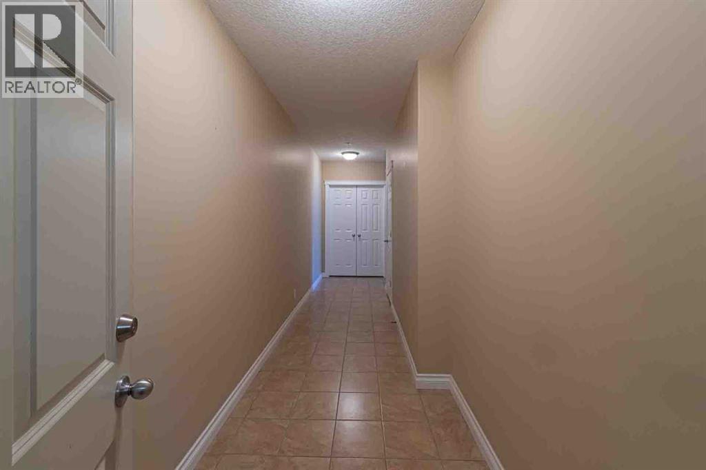 24 Hemlock Crescent Southwest Property Photo 13