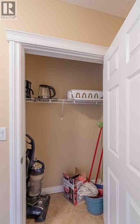 24 Hemlock Crescent Southwest Property Photo 15