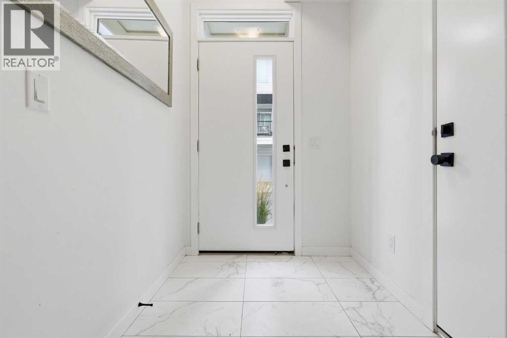 174 Walgrove Common Se Property Photo 3