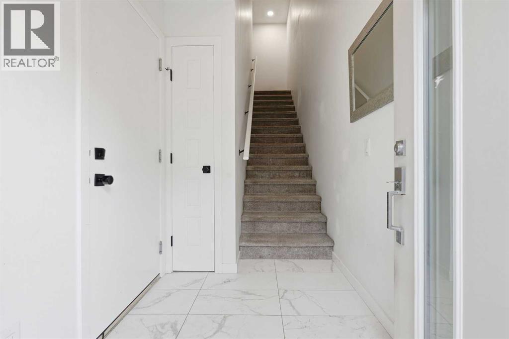 174 Walgrove Common Se Property Photo 4