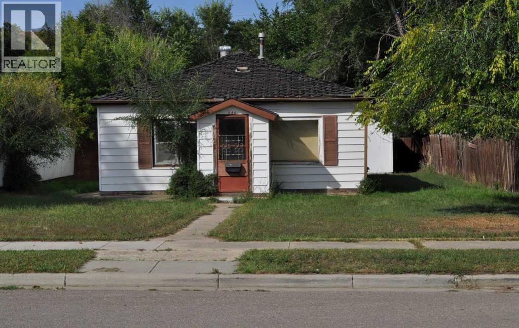646 7 Street Se Property Photo 1