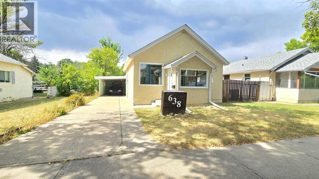 638 12A Street N Property Photo 1