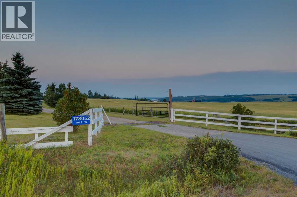 18010 37 Street Sw Property Photo 8