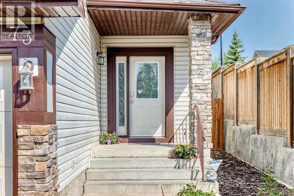 73 Royal Birch Way Nw Property Photo 3