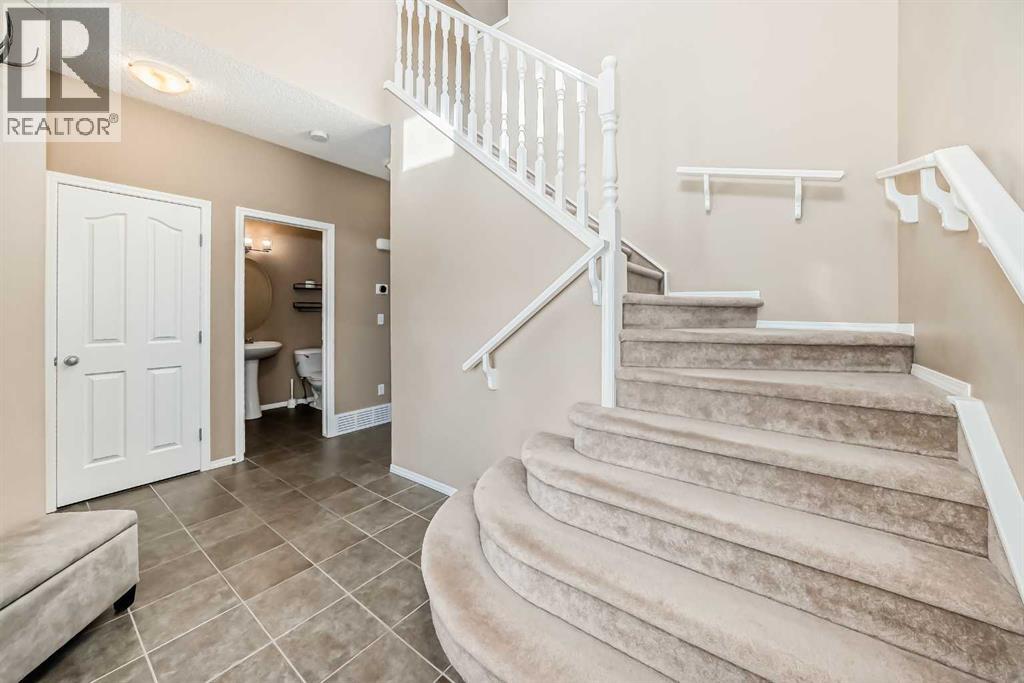 73 Royal Birch Way Nw Property Photo 4