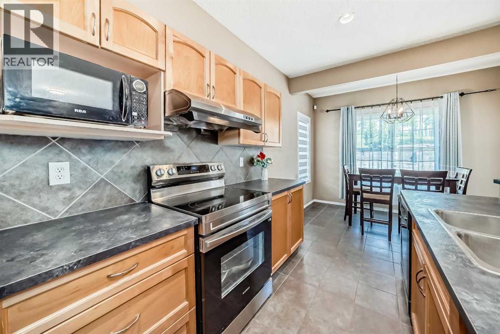 73 Royal Birch Way Nw Property Photo 11