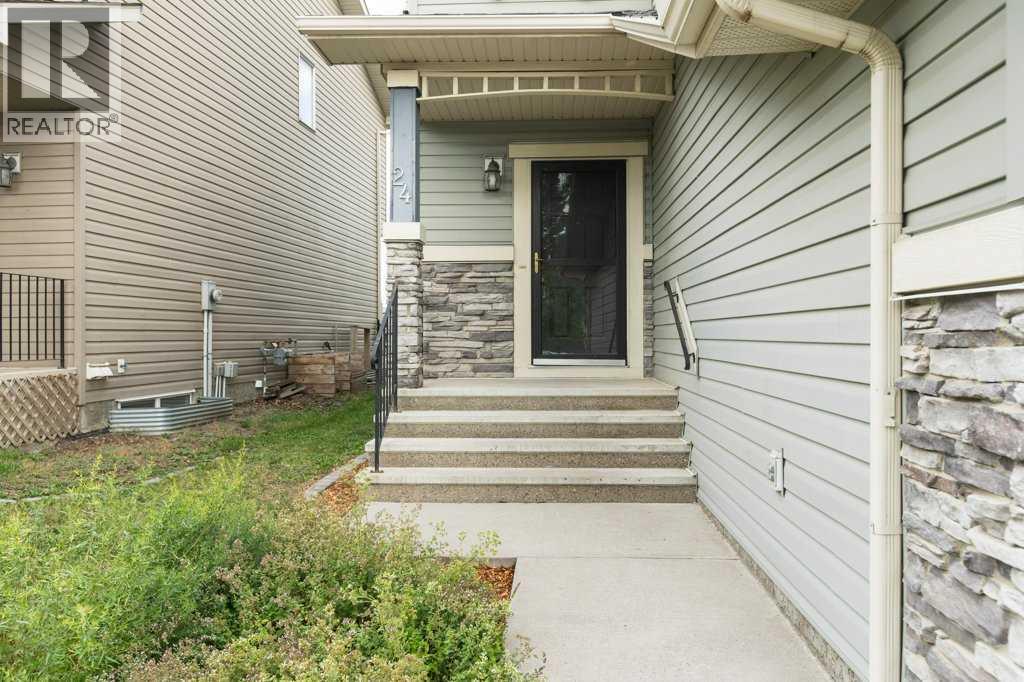 24 New Brighton Landing Se Property Photo 2
