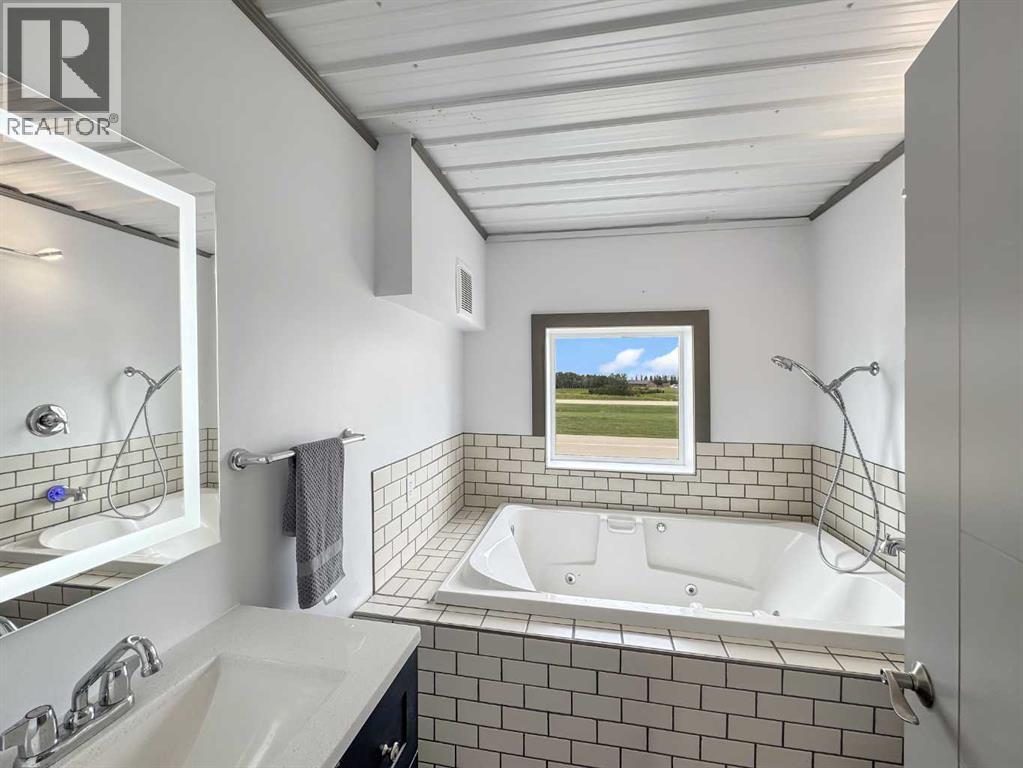 1422 Township Rd 320a Property Photo 9