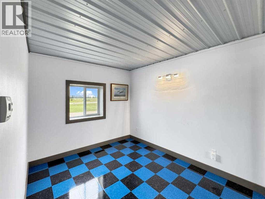 1422 Township Rd 320a Property Photo 10