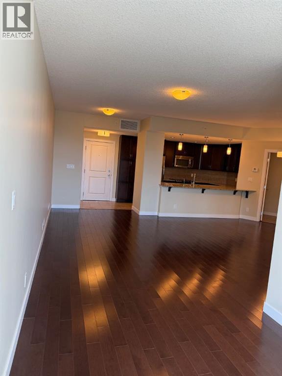 16 Varsity Estates Circle Northwest Property Photo 9