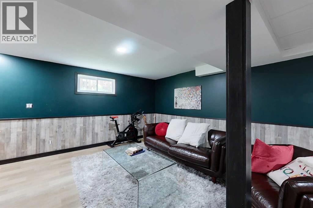 1104 10 Street Se Property Photo 27
