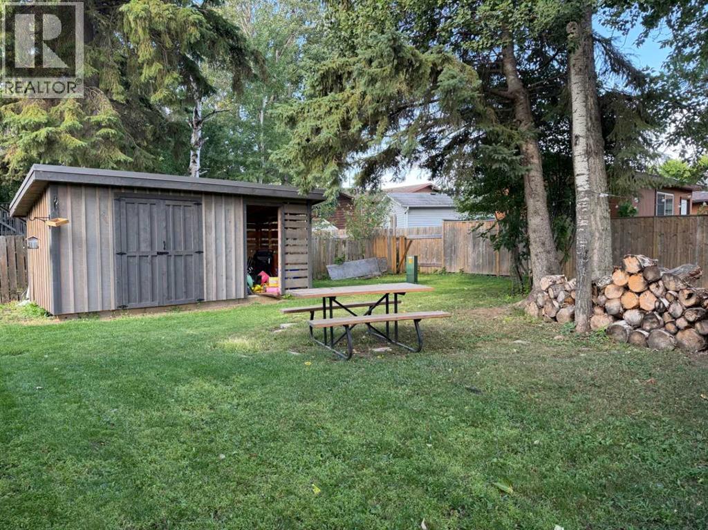 1104 10 Street Se Property Photo 35