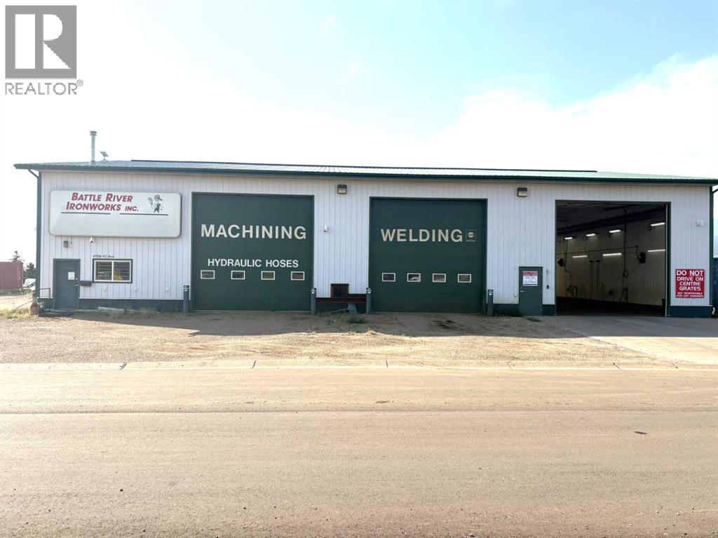4708 43 Avenue Property Photo 1