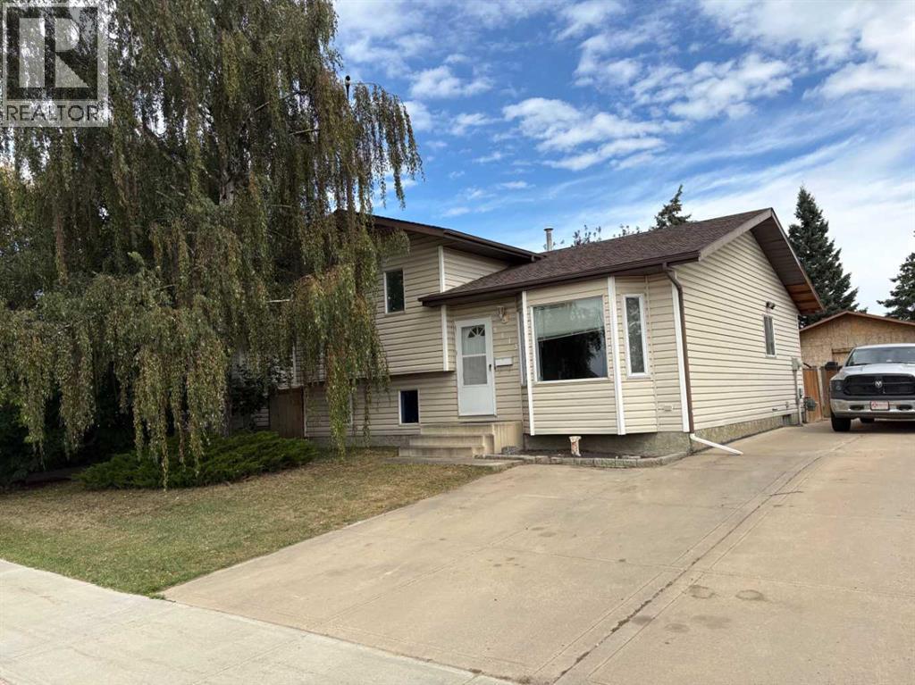 9413 93 Street Property Photo 1