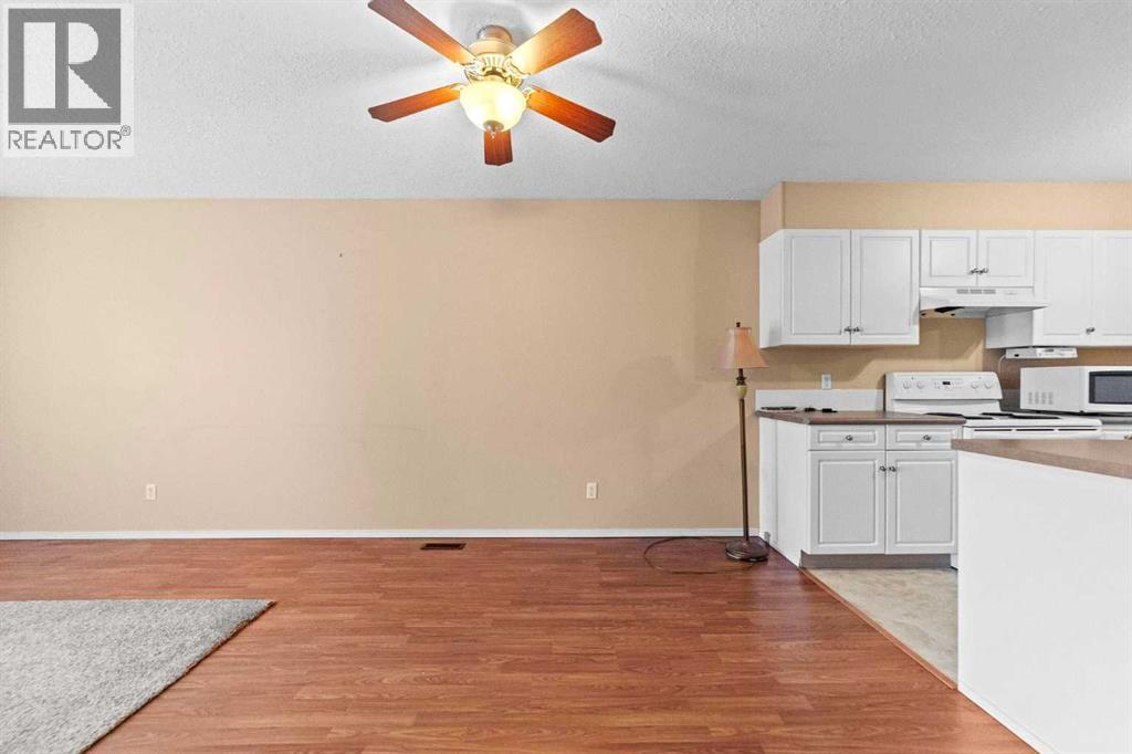 4503 69 Street Property Photo 7