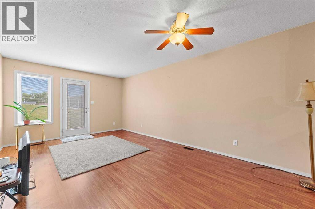 4503 69 Street Property Photo 10