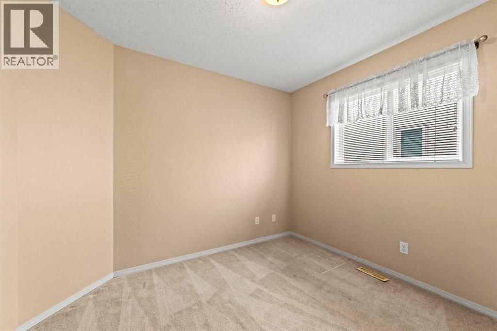 4503 69 Street Property Photo 16