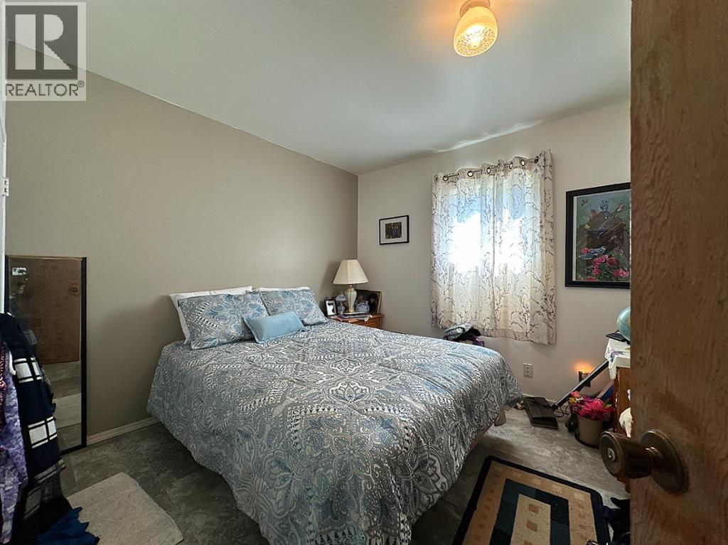 379n 300 E Property Photo 24
