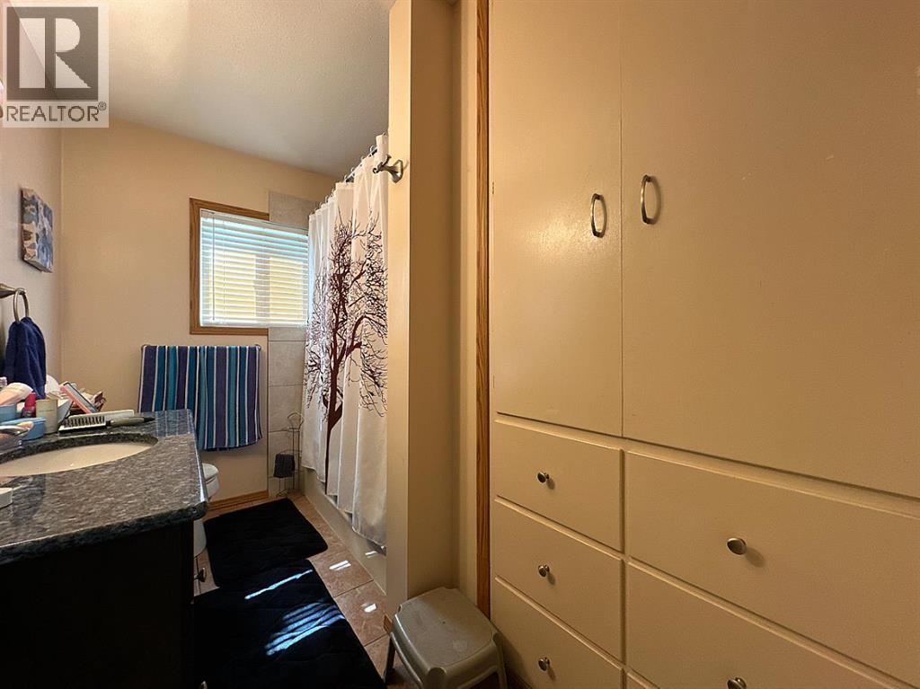 379n 300 E Property Photo 27