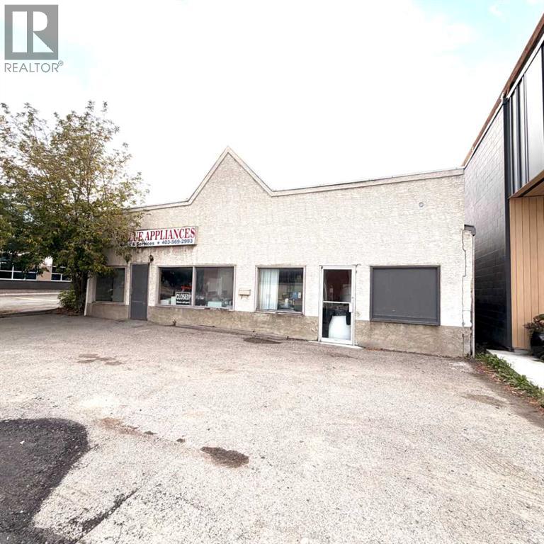 1721 36 Street Se Property Photo 8