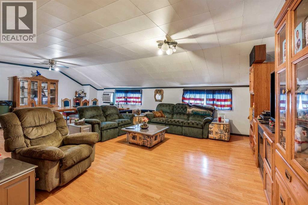 417 2 Avenue N Property Photo 20