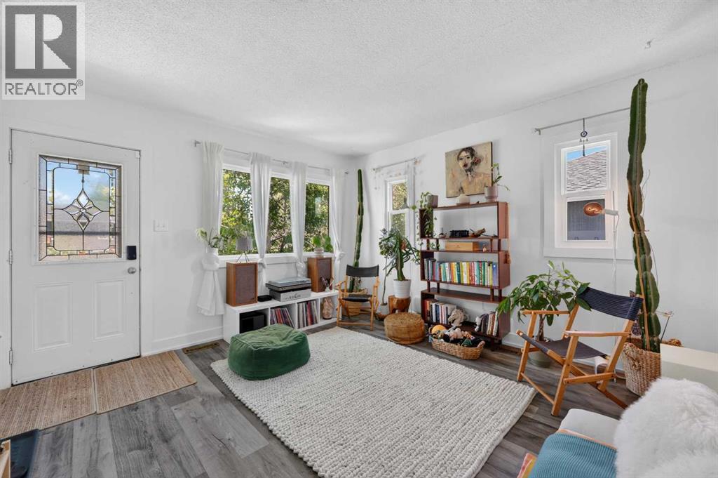 1212 Bantry Street Ne Property Photo 3