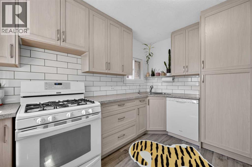 1212 Bantry Street Ne Property Photo 5