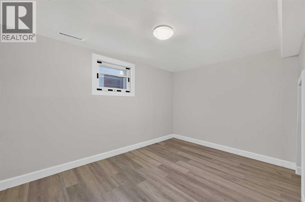 1212 Bantry Street Ne Property Photo 21