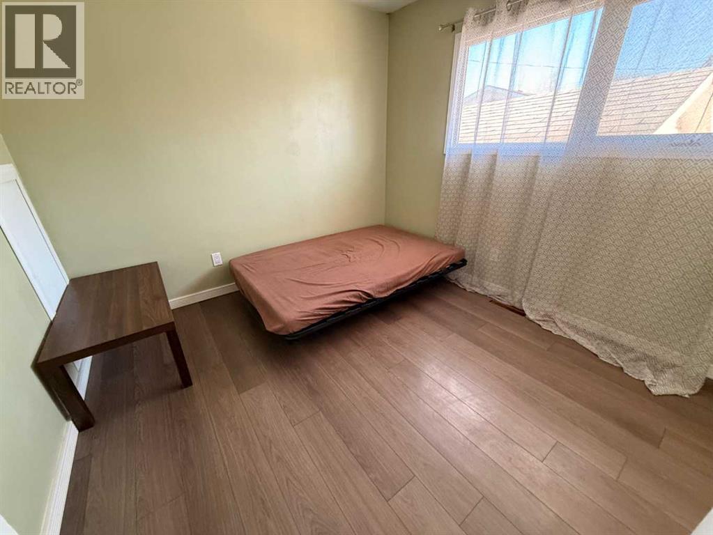 1126 6 Avenue Property Photo 5
