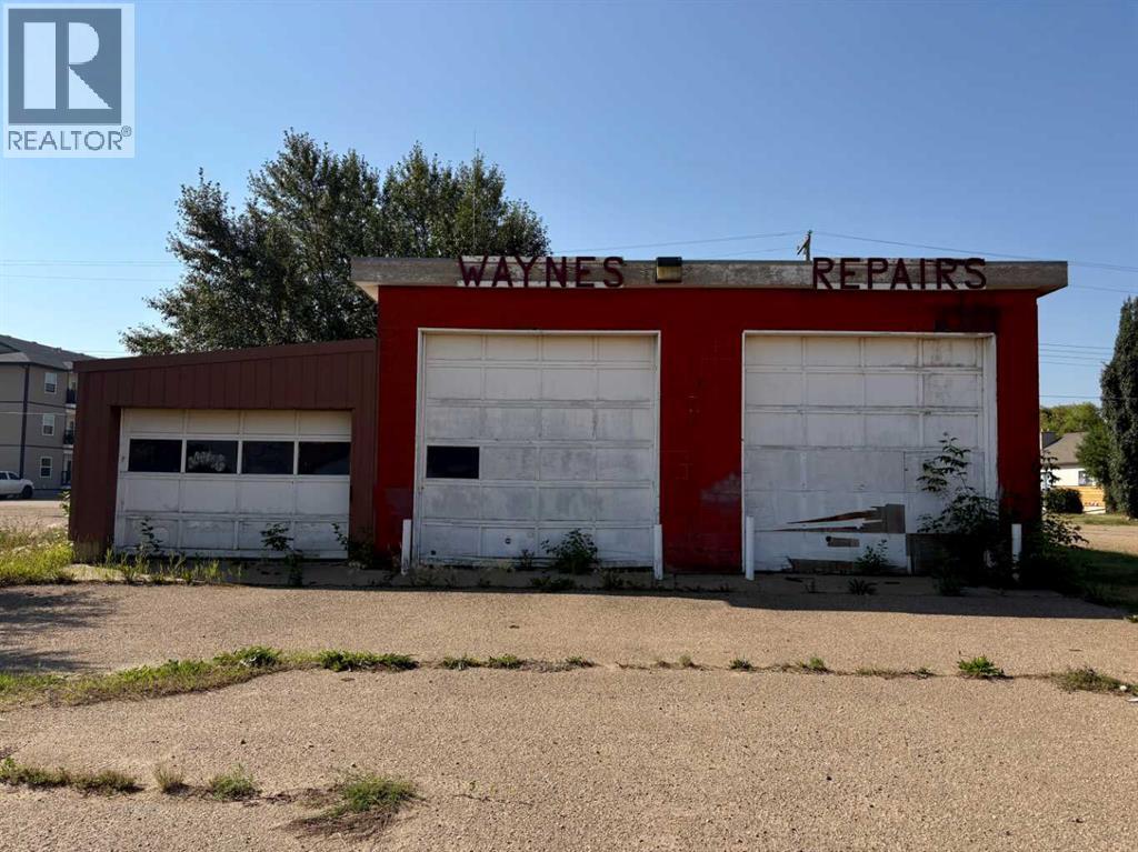 5021 47 Avenue Property Photo 2