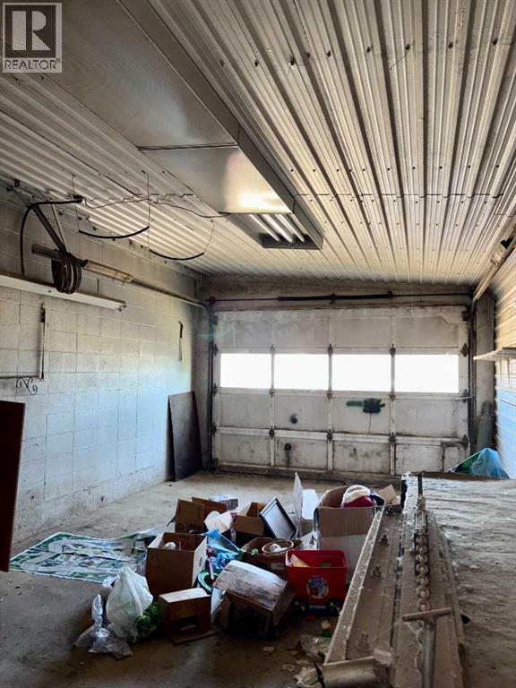 5021 47 Avenue Property Photo 6