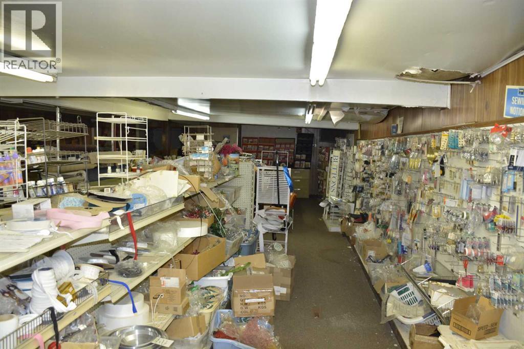 8923 94 Street Property Photo 5