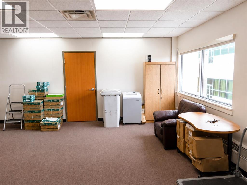 4826 50 Street Property Photo 17