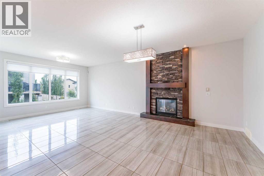 189 Evansridge View Nw Property Photo 4