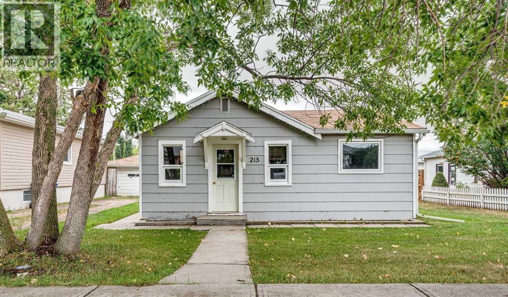 215 2 Avenue Ne Property Photo 1