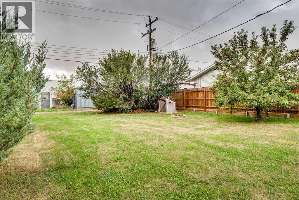 215 2 Avenue Ne Property Photo 4