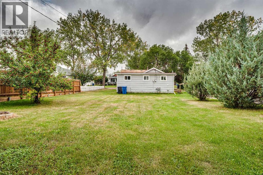 215 2 Avenue Ne Property Photo 5