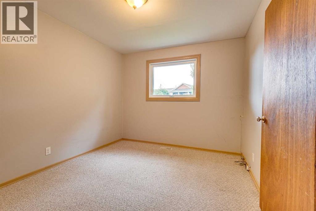 215 2 Avenue Ne Property Photo 13