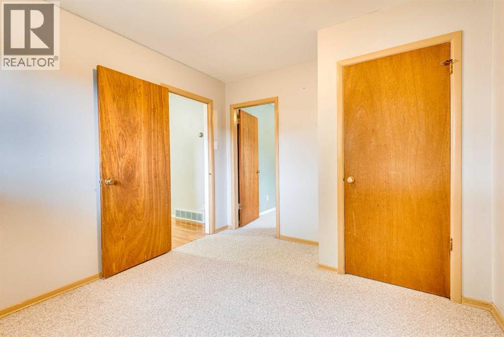 215 2 Avenue Ne Property Photo 14