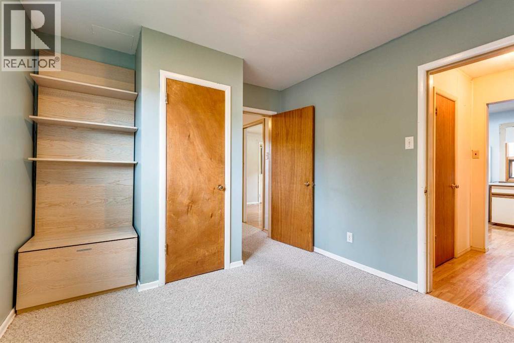 215 2 Avenue Ne Property Photo 16