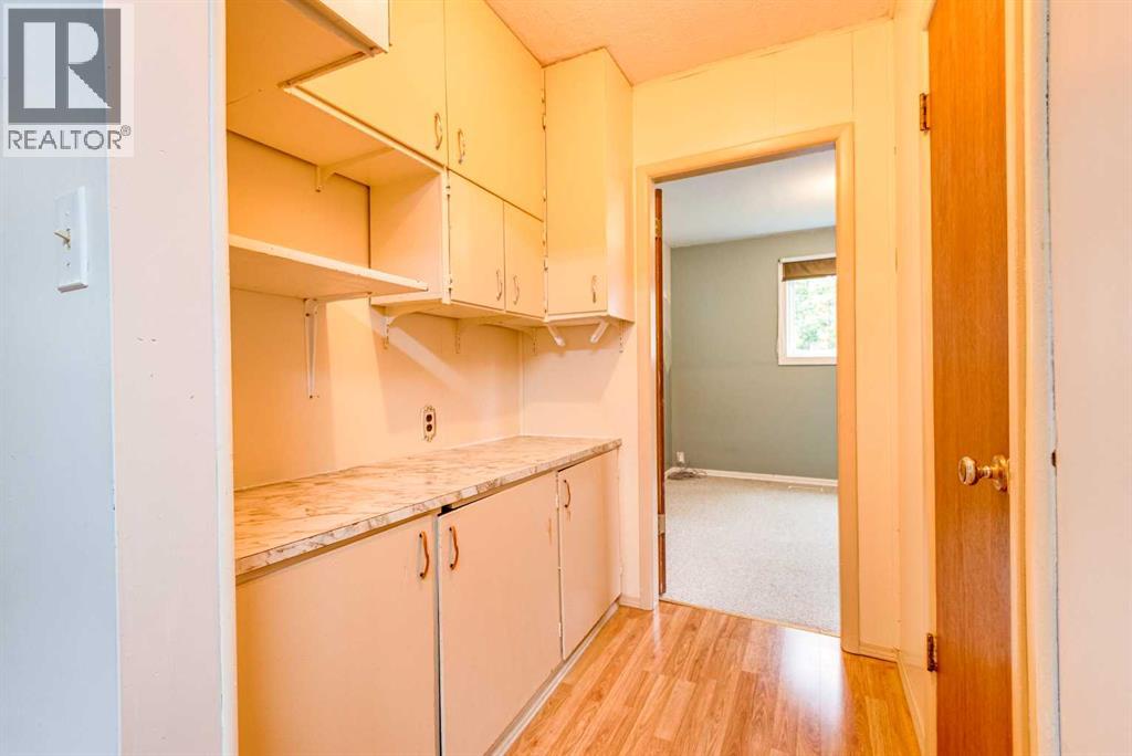 215 2 Avenue Ne Property Photo 17