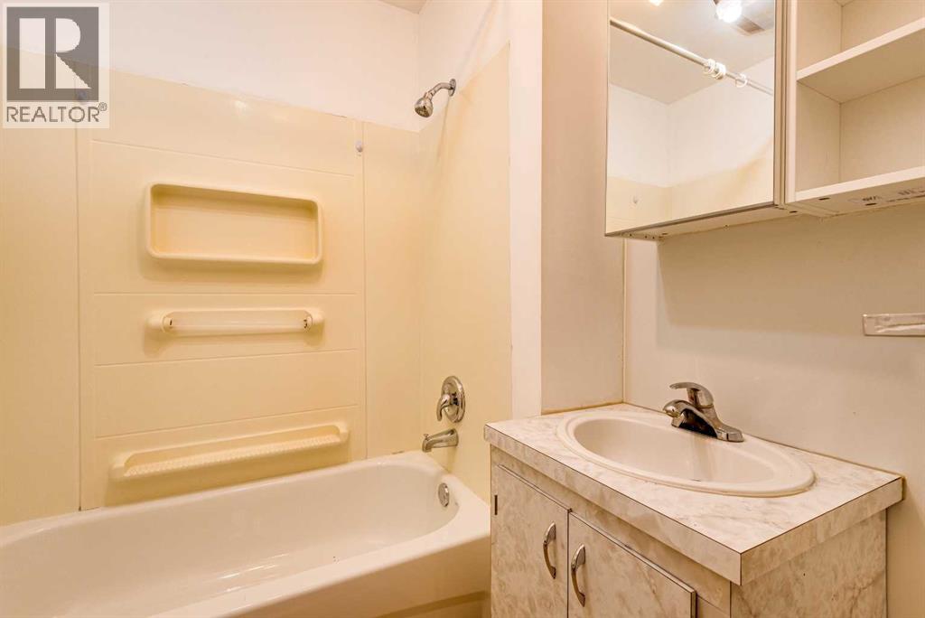 215 2 Avenue Ne Property Photo 18