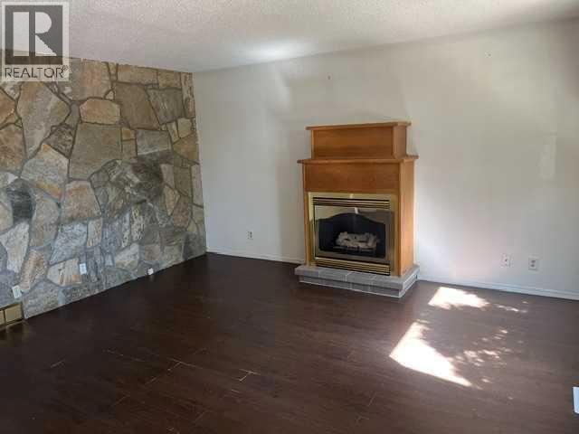 9 Sheridan Road W Property Photo 2