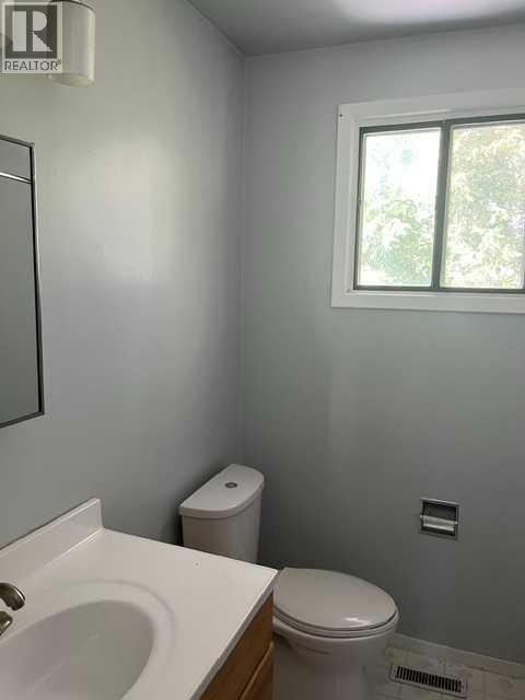 9 Sheridan Road W Property Photo 4