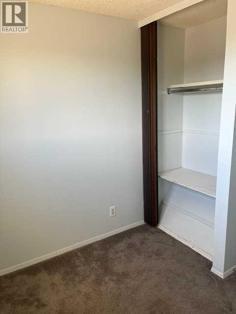 9 Sheridan Road W Property Photo 7